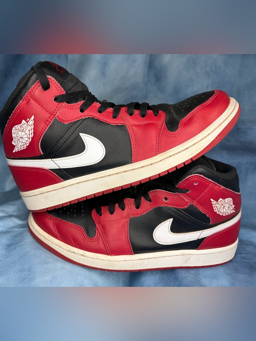Air Jordan Mid 1